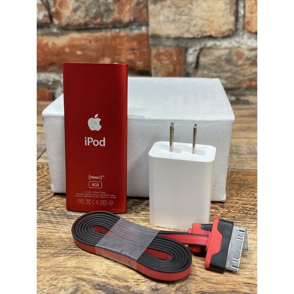 Apple 8GB iPod Nano - 4th Generation - Red 5 V - Picture 2 of 5